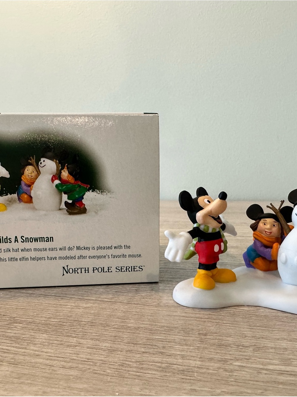 Department 56 North Pole Disney - Mickey Builds A Snowman